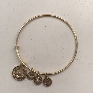 Alex & Ani NWOT Ireland Feeling Lucky
